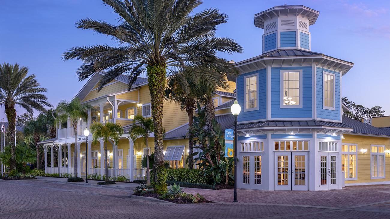 Exterior and entrance to Marriott Vacation Club Harbour Lake resort timeshare location